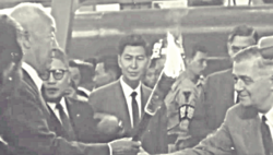 사진 1. 이승만 대통령(왼쪽)의 문경시멘트공장 준공 점화식(1957. 9. 26).